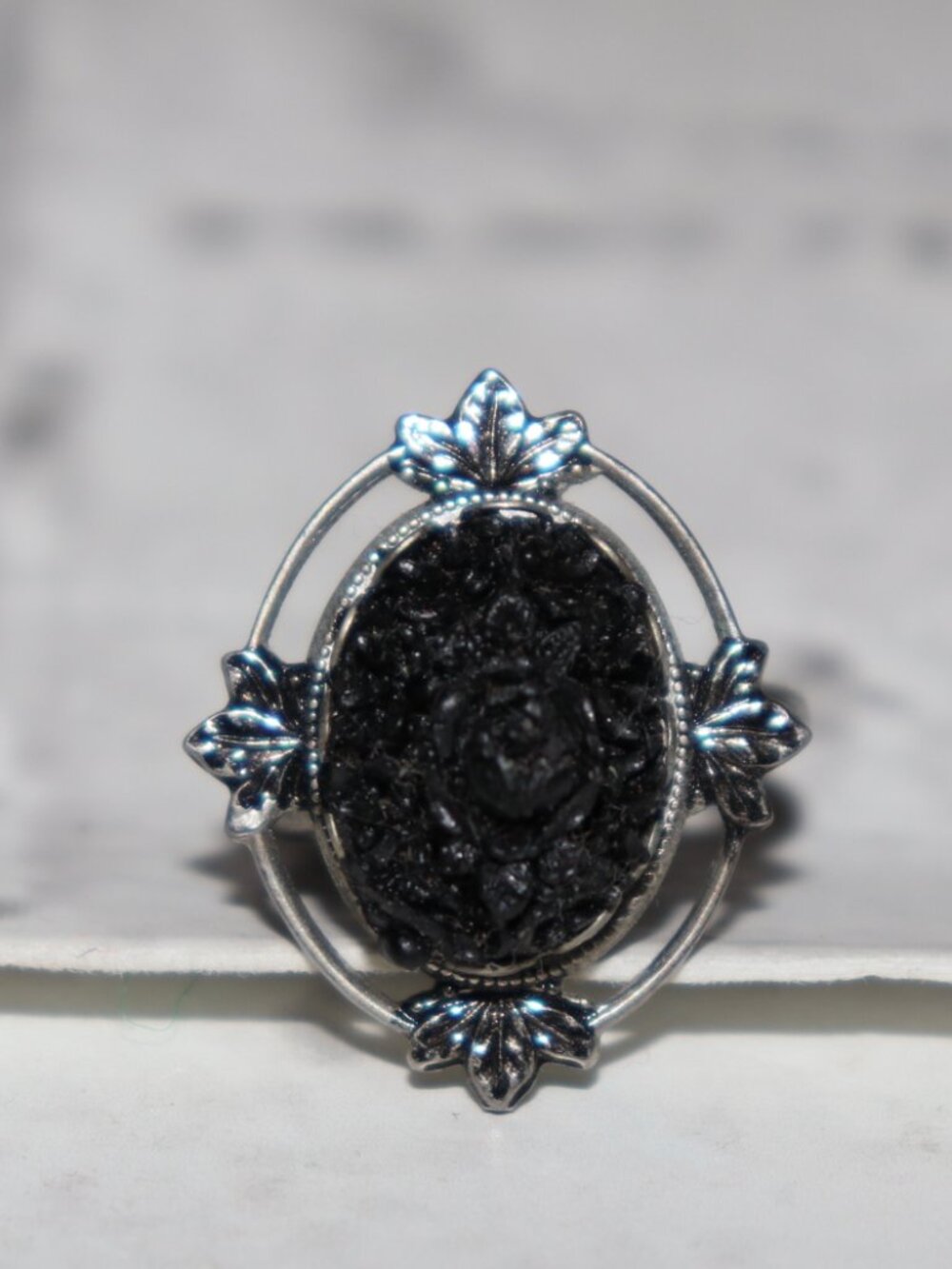 🖤✨ Vintage Adjustable Black Floral Ring · Size 4.5–6 Oval black center · Silver